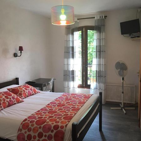 Auberge De Rustreou Rustrel Zewnętrze zdjęcie